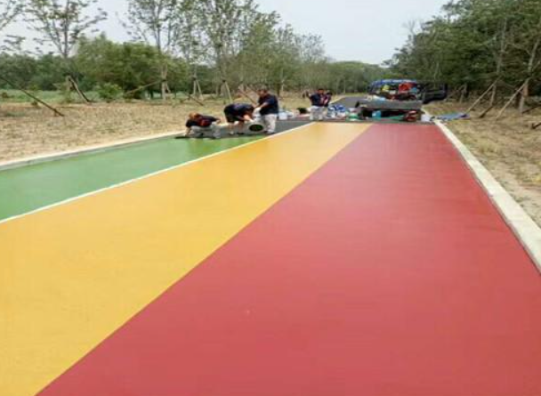 防止彩色防滑路面出现伸缩缝的方法措施